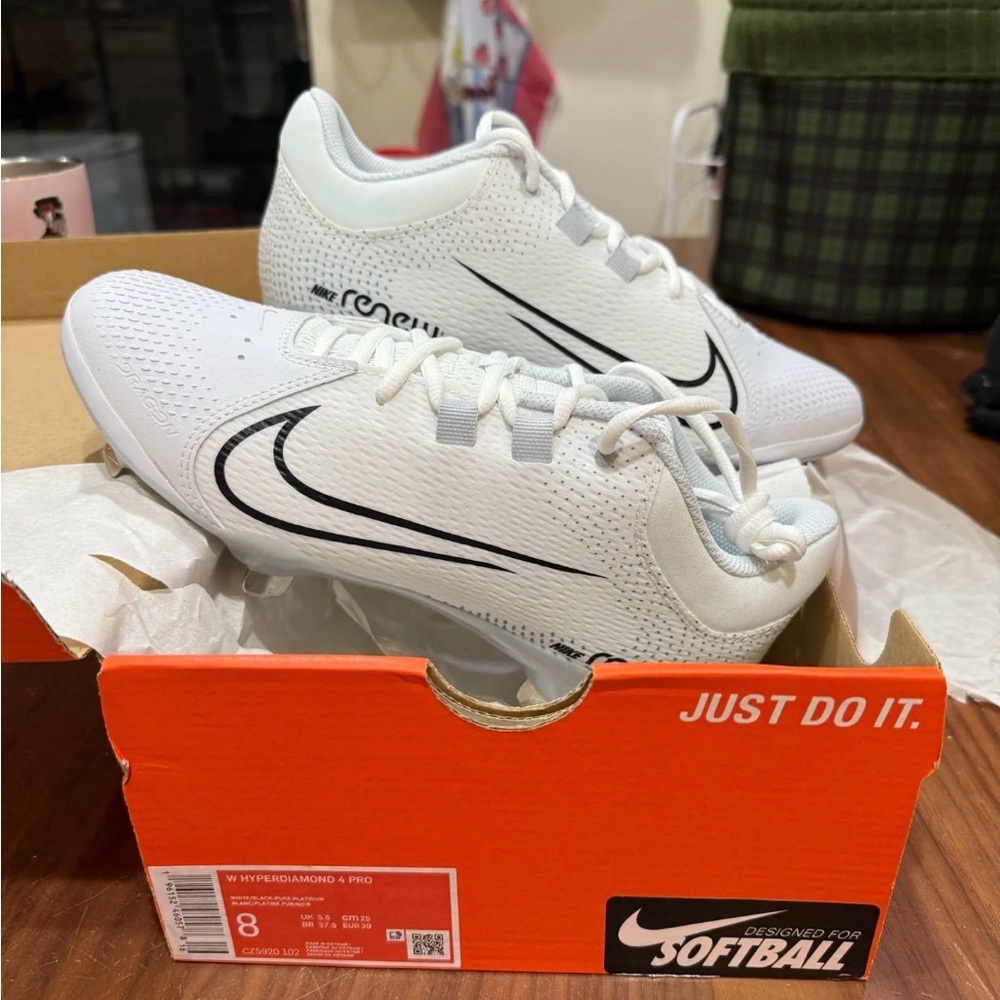 Nike Women's Hyperdiamond 4 Pro Metal Fastpitch Softball Cleats‎